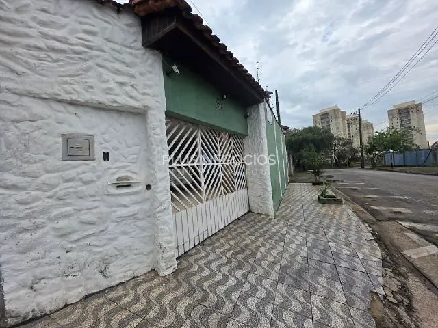 Casa com 253m² 4 quartos e 5 banheiros, à venda, no bairro Central Parque Sorocaba em Sorocaba