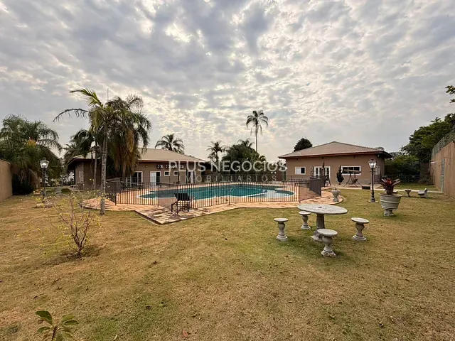 Casa 6 quartos e 8 banheiros, à venda, no bairro Vila Martins em Itu