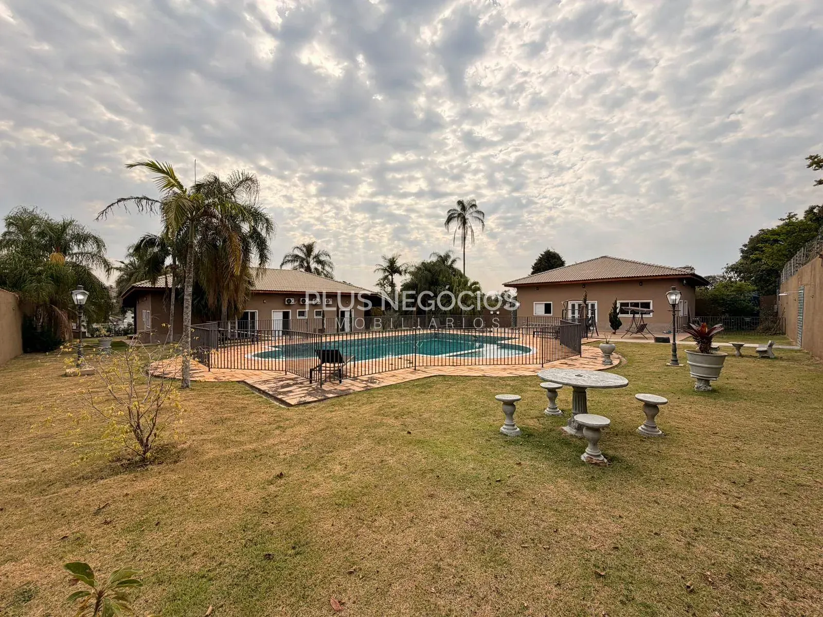 Casa, 6 quartos, 500 m² - Foto 1