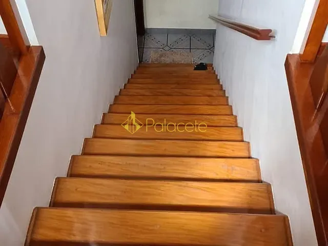Casa com 300m² 4 quartos e 2 banheiros, à venda, no bairro Jardim do Chafariz em Pindamonhangaba