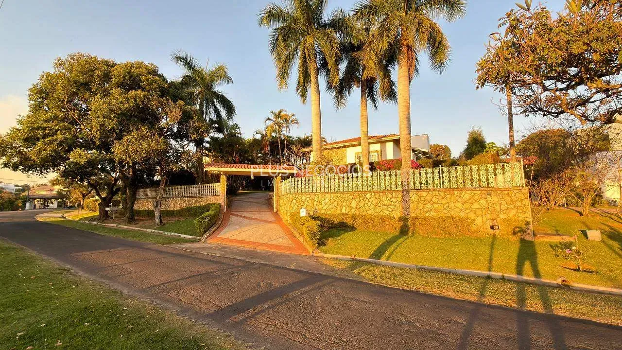Casa, 3 quartos, 331 m² - Foto 1