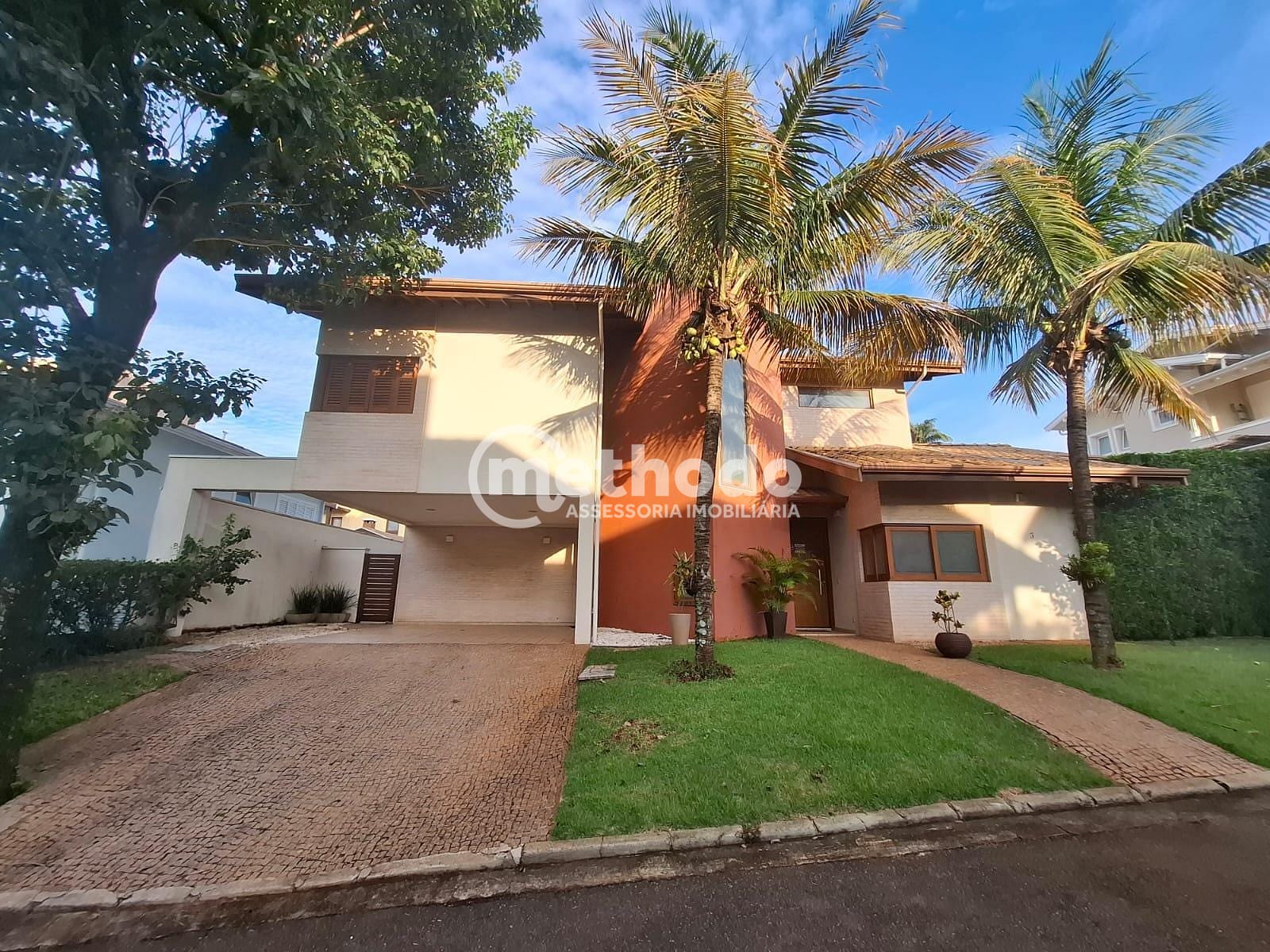 Casa, 3 quartos, 255 m² - Foto 1