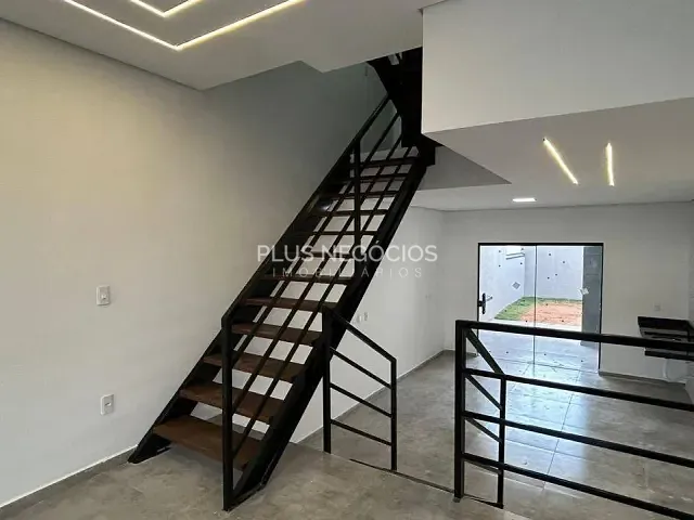 Casa 2 quartos e 3 banheiros, à venda, no bairro Wanel Ville em Sorocaba