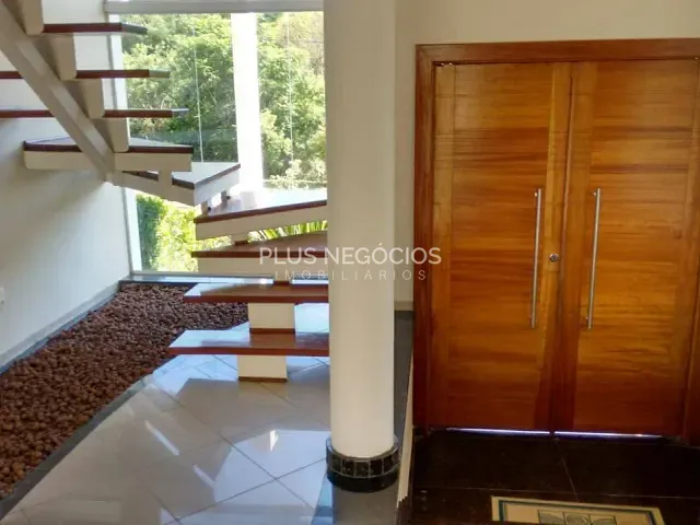 Casa 3 quartos e 5 banheiros, à venda ou para alugar, no bairro Parque Residencial Villa dos Inglezes em Sorocaba