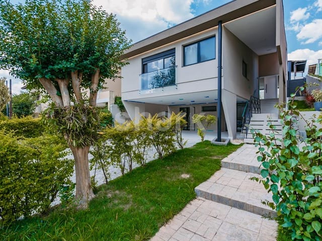 Casa com 360m² 4 quartos e 6 banheiros, à venda, no bairro Alphaville em Santana de Parnaíba