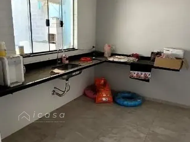 Casa com 250m² 3 quartos e 3 banheiros, à venda, no bairro Village das Flores em Caçapava