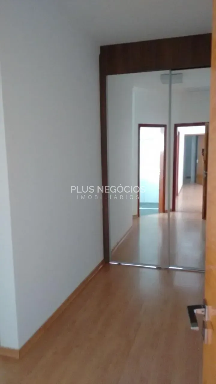 Casa, 4 quartos, 340 m² - Foto 2