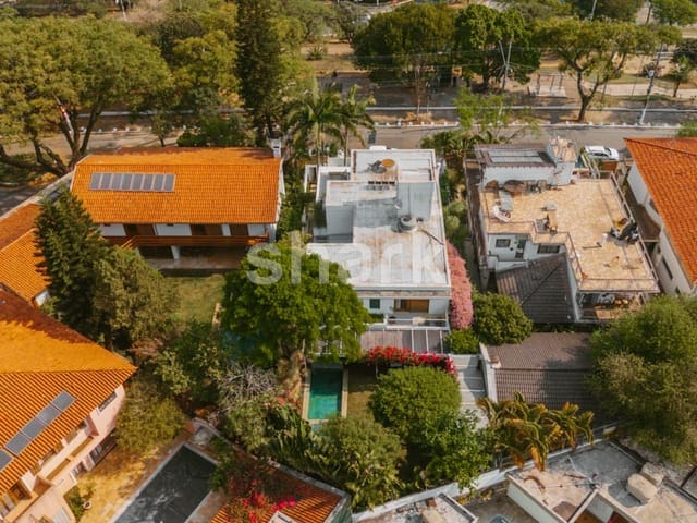 Casa com 613m² 4 quartos e 4 banheiros, à venda, no bairro Alto de Pinheiros em São Paulo
