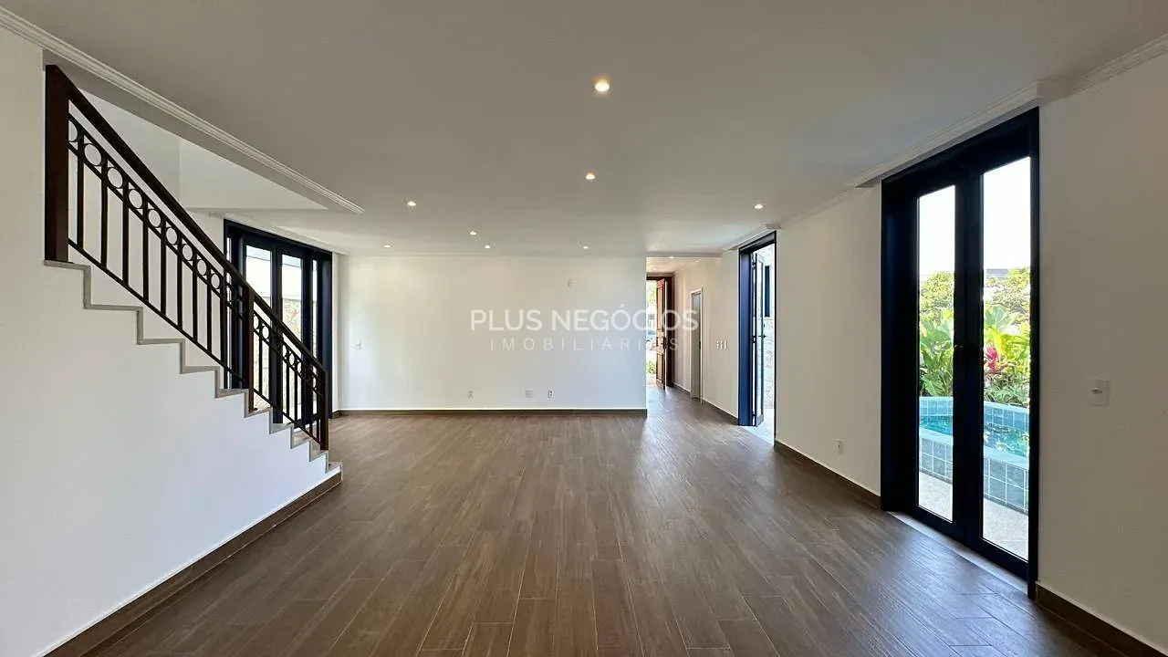 Casa, 3 quartos, 272 m² - Foto 1