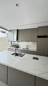 Casa, 3 quartos, 249 m² - Foto 3
