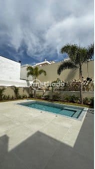 Casa, 3 quartos, 249 m² - Foto 2