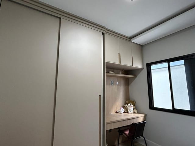 Casa com 480m² 3 quartos e 4 banheiros, à venda, no bairro Mombaça em Pindamonhangaba