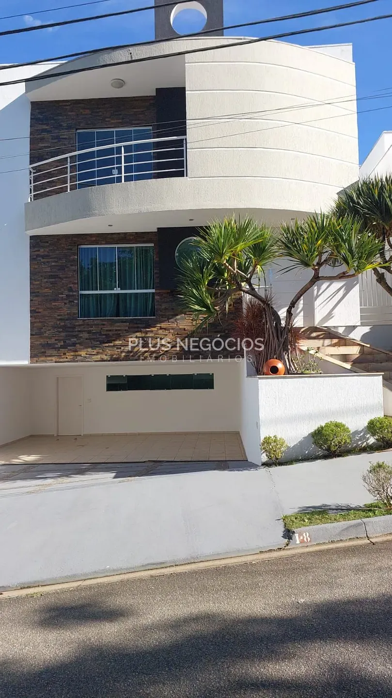 Casa, 3 quartos, 340 m² - Foto 1