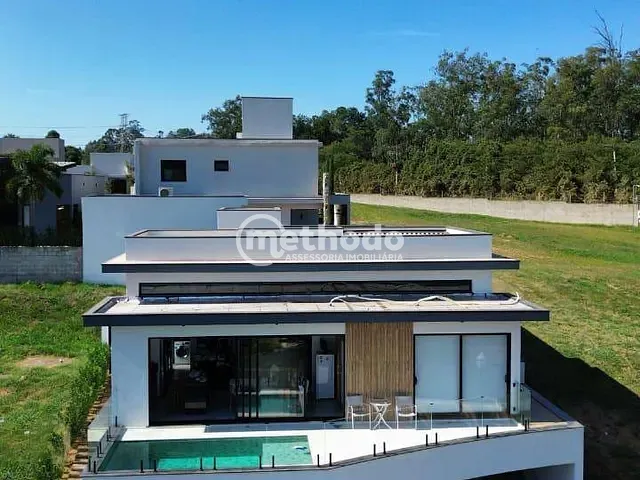 Casa com 240m² 3 quartos e 4 banheiros, à venda ou para alugar, no bairro Condomínio Villas do Golf em Itu