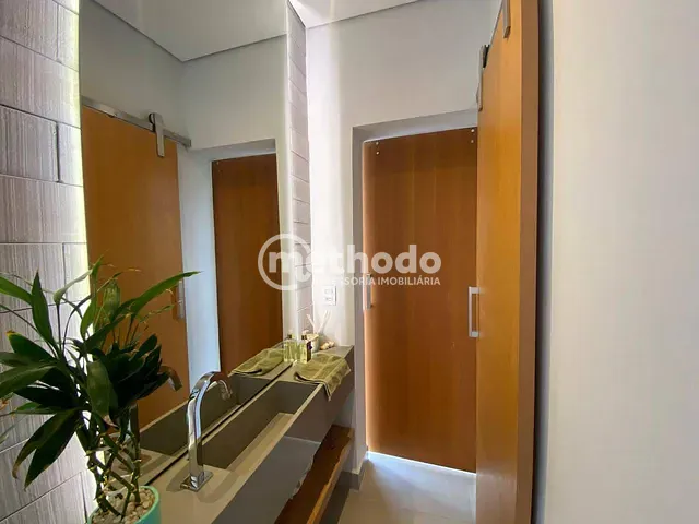 Casa com 240m² 3 quartos e 4 banheiros, à venda ou para alugar, no bairro Condomínio Villas do Golf em Itu