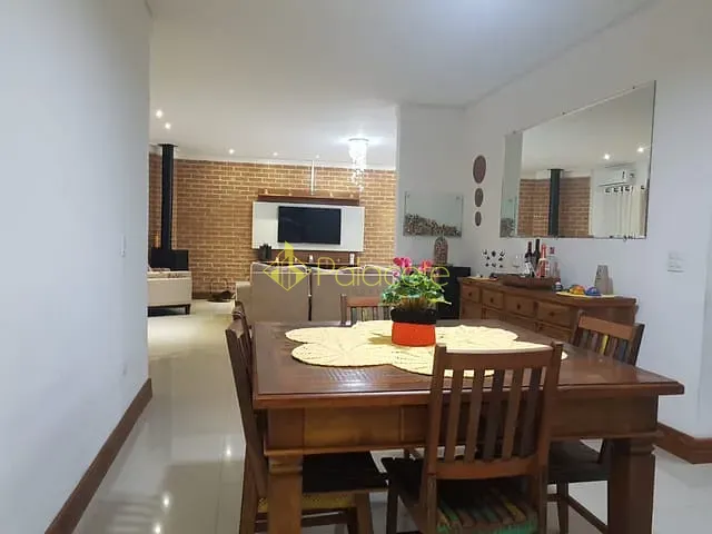 Casa com 650m² 3 quartos e 4 banheiros, à venda, no bairro Nossa Senhora do Perpétuo Socorro em Pindamonhangaba