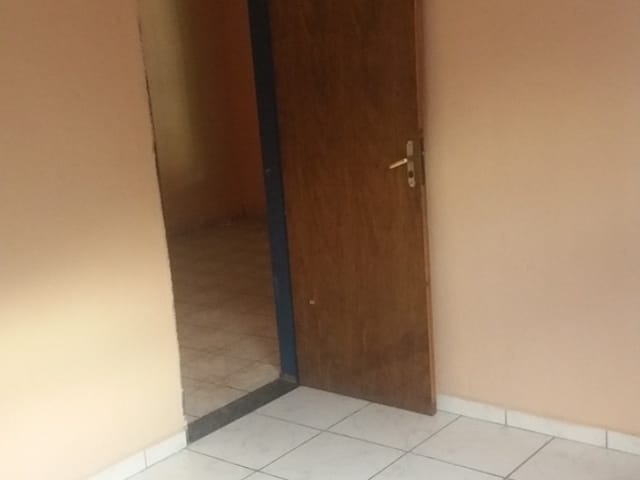 Casa com 300m² 2 quartos e 1 banheiro, à venda, no bairro Residencial Ouro Verde em Pindamonhangaba