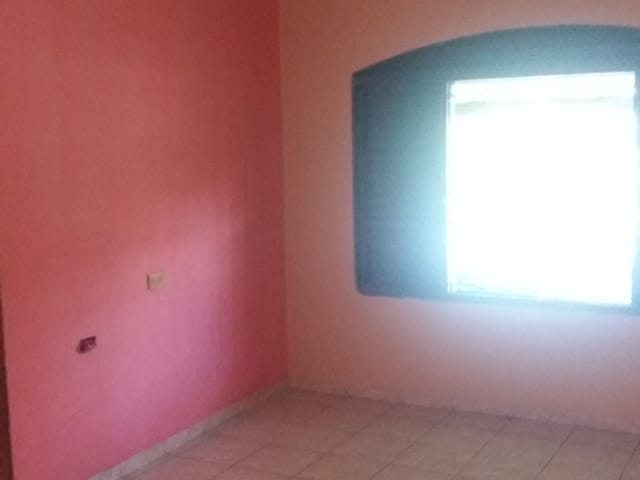 Casa com 300m² 2 quartos e 1 banheiro, à venda, no bairro Residencial Ouro Verde em Pindamonhangaba