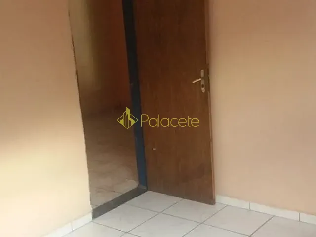 Casa com 300m² 2 quartos e 1 banheiro, à venda, no bairro Residencial Ouro Verde em Pindamonhangaba