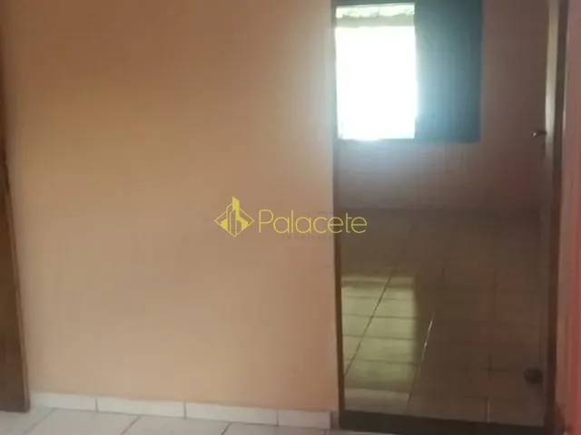 Casa com 300m² 2 quartos e 1 banheiro, à venda, no bairro Residencial Ouro Verde em Pindamonhangaba