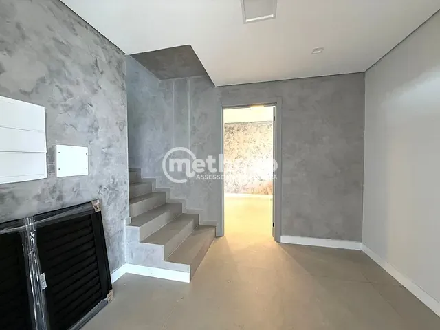 Casa com 423m² 4 quartos e 5 banheiros, à venda, no bairro Loteamento Mont Blanc Residence em Campinas