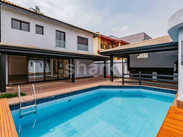 Casa com 360m² 4 quartos e 6 banheiros, à venda, no bairro Alphaville em Santana de Parnaíba