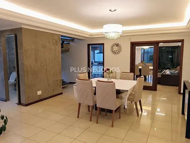 Casa com 770m² 4 quartos e 5 banheiros, à venda, no bairro Jardim Bertanha em Sorocaba