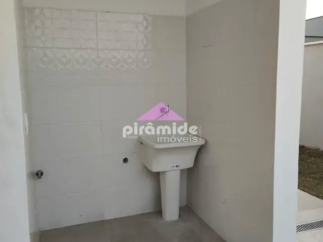 Casa com 250m² 3 quartos e 3 banheiros, à venda, no bairro Residencial Colinas em Caçapava