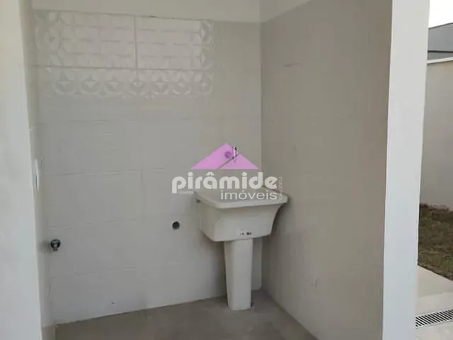Casa com 250m² 3 quartos e 3 banheiros, à venda, no bairro Residencial Colinas em Caçapava