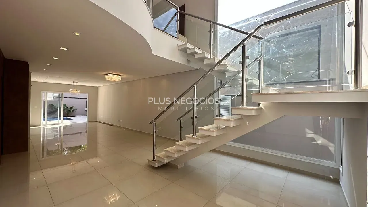 Casa, 3 quartos, 310 m² - Foto 1