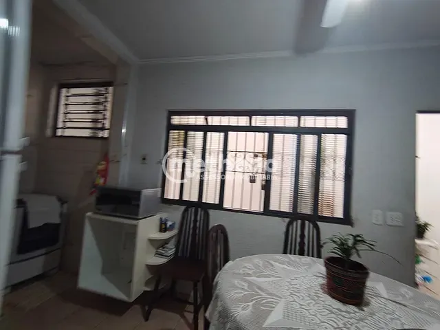 Casa com 250m² 4 quartos e 3 banheiros, à venda, no bairro Jardim dos Oliveiras em Campinas