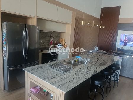 Casa, 4 quartos, 236 m² - Foto 2
