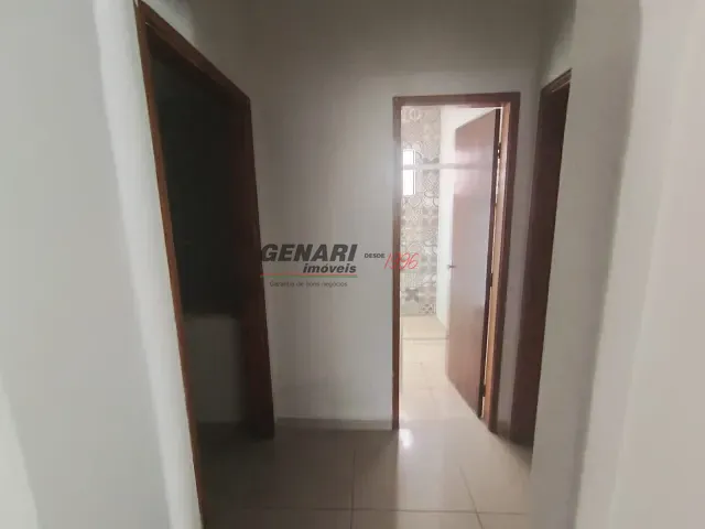 Casa 3 quartos e 2 banheiros, para alugar, no bairro Vila Brizzola em Indaiatuba