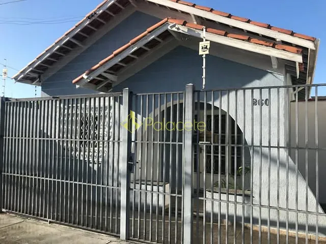 Casa com 250m² 4 quartos e 2 banheiros, à venda, no bairro São Benedito em Pindamonhangaba