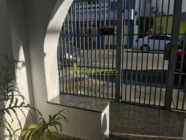 Casa com 250m² 4 quartos e 2 banheiros, à venda, no bairro São Benedito em Pindamonhangaba