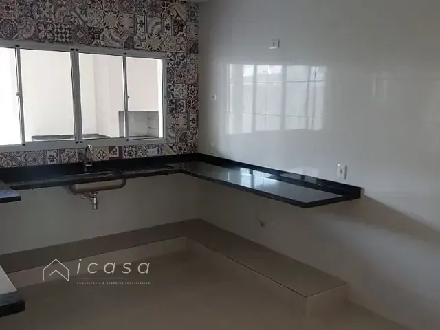 Casa com 250m² 3 quartos e 2 banheiros, à venda, no bairro Condomínio Residencial Jardins em Taubaté