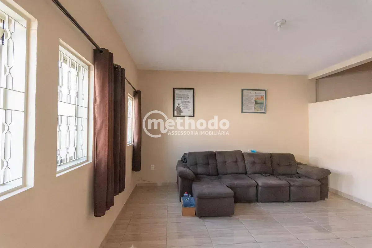 Casa, 4 quartos, 255 m² - Foto 1