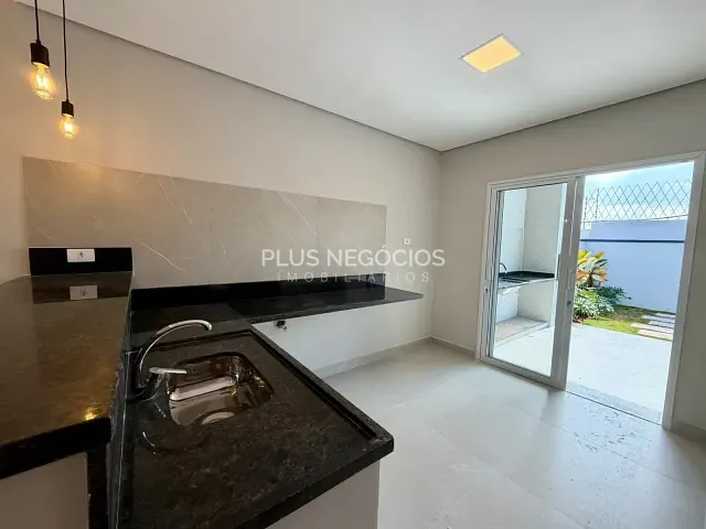 Casa com 175m² 3 quartos e 3 banheiros, à venda, no bairro Loteamento Dinorá Rosa em Sorocaba
