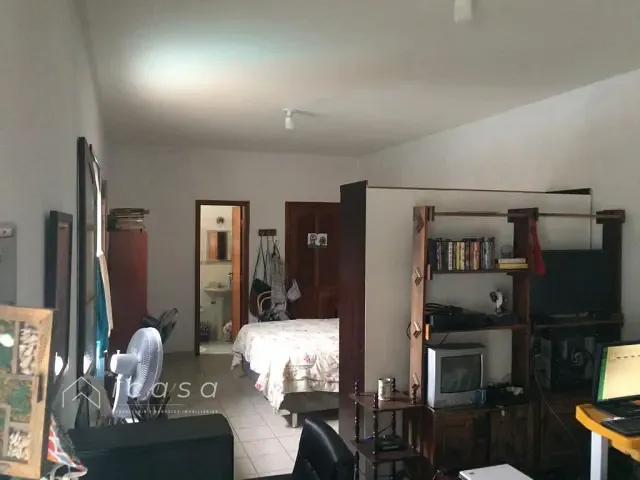 Casa com 305m² 4 quartos e 2 banheiros, à venda, no bairro Vila Santos em Caçapava