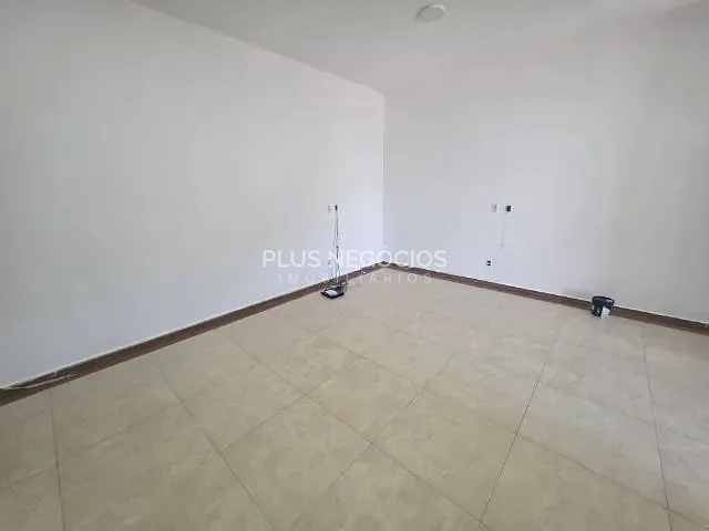 Casa 3 quartos e 2 banheiros, para alugar, no bairro Cidade Jardim em Sorocaba