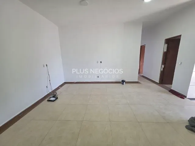 Casa 3 quartos e 2 banheiros, para alugar, no bairro Cidade Jardim em Sorocaba