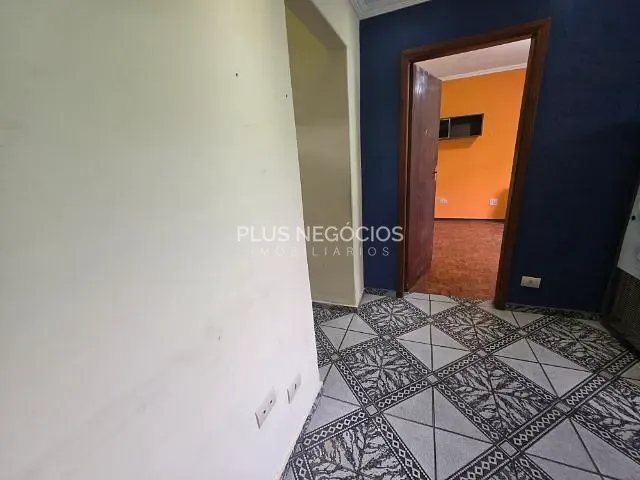 Casa com 250m² 3 quartos e 4 banheiros, à venda ou para alugar, no bairro Jardim Simus em Sorocaba