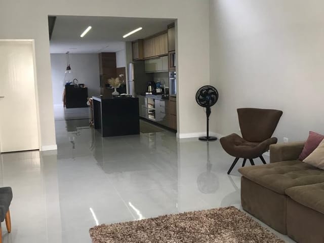Casa com 257m² 3 quartos e 4 banheiros, à venda, no bairro Guedes em Tremembé