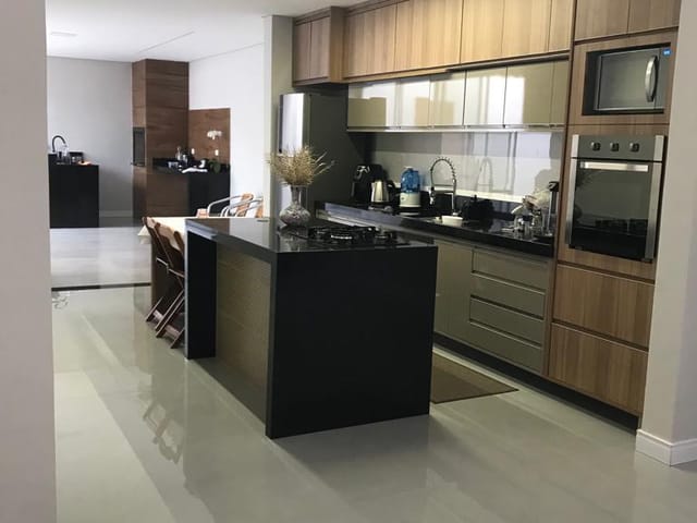 Casa com 257m² 3 quartos e 4 banheiros, à venda, no bairro Guedes em Tremembé