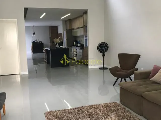 Casa com 257m² 3 quartos e 4 banheiros, à venda, no bairro Guedes em Tremembé