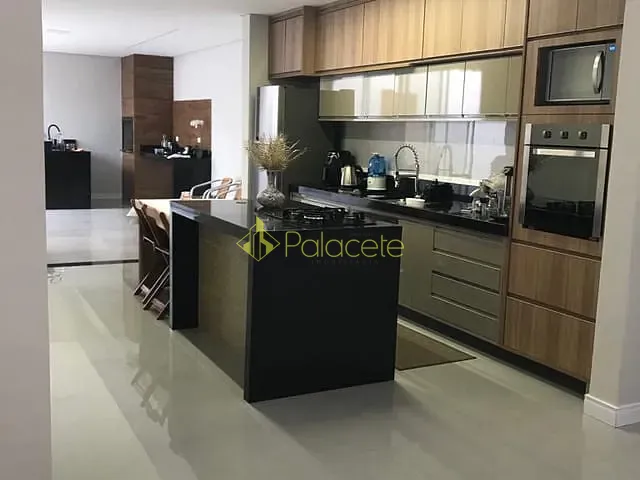 Casa com 257m² 3 quartos e 4 banheiros, à venda, no bairro Guedes em Tremembé