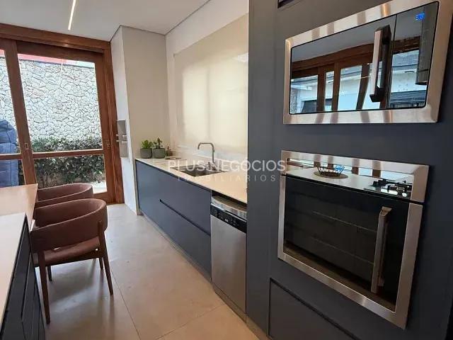 Casa com 300m² 3 quartos e 4 banheiros, à venda, no bairro Parque Esplanada em Votorantim