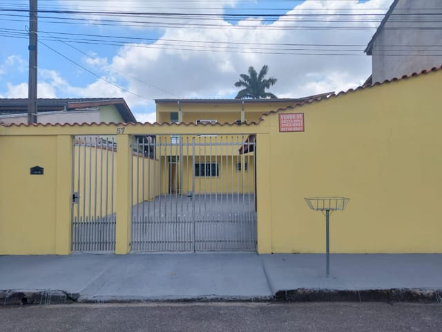 Casa com 250m² 3 quartos e 2 banheiros, à venda, no bairro Residencial Mombaça em Pindamonhangaba