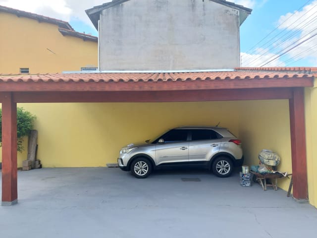 Casa com 250m² 3 quartos e 2 banheiros, à venda, no bairro Residencial Mombaça em Pindamonhangaba