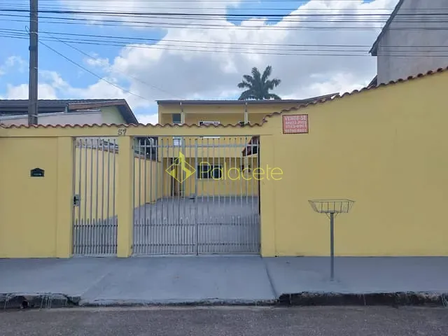 Casa com 250m² 3 quartos e 2 banheiros, à venda, no bairro Residencial Mombaça em Pindamonhangaba